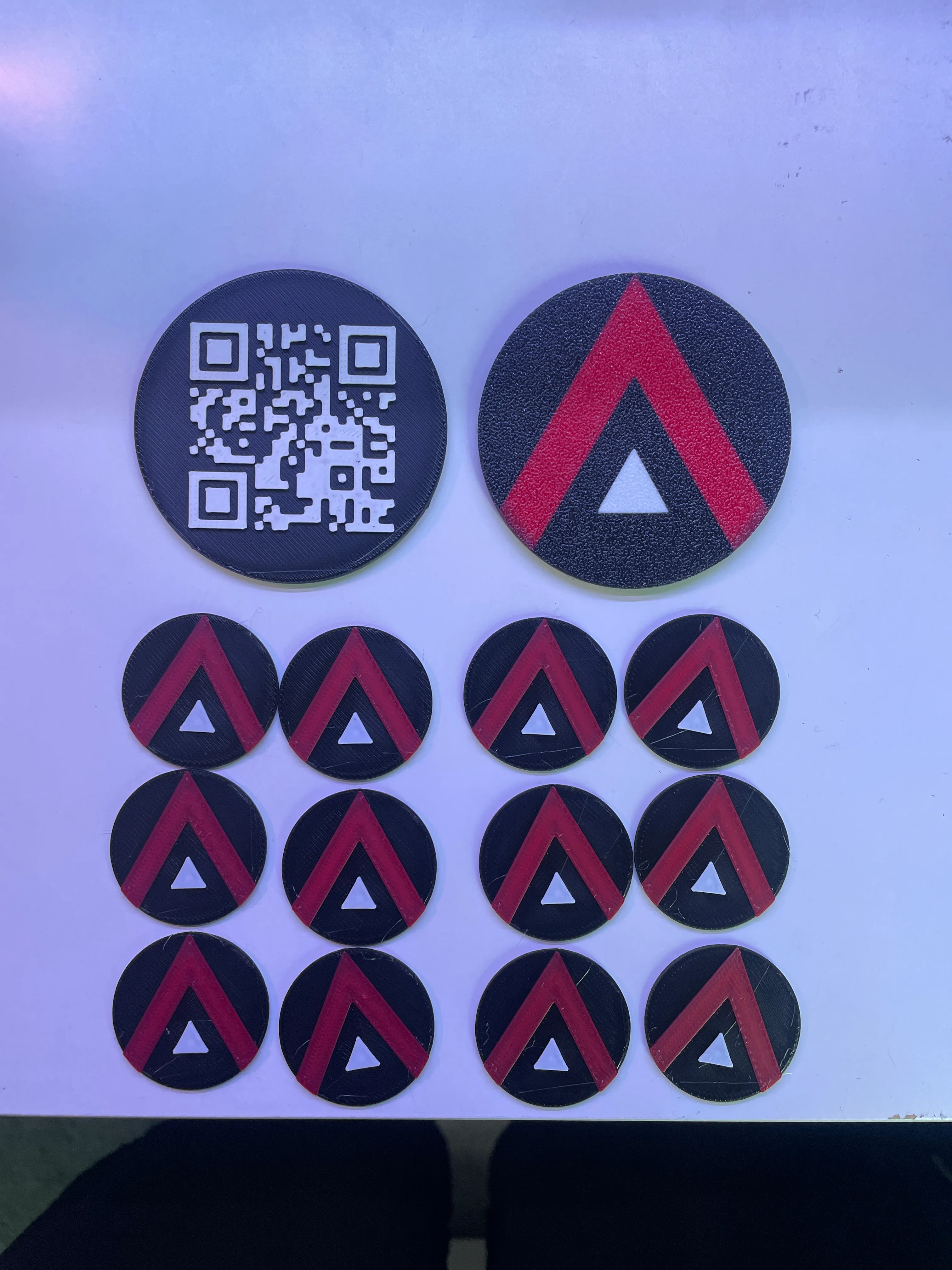 Card detail — embossed logo + integrated QR